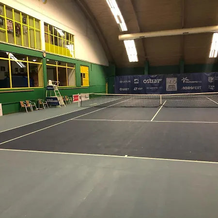 Tennis Club