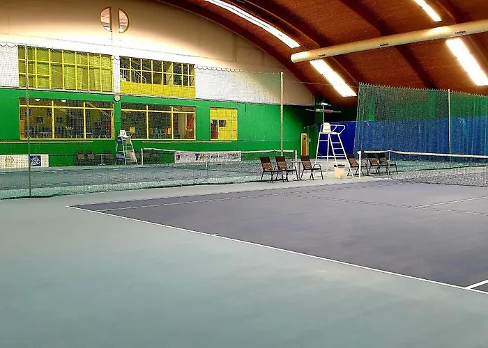 Tennis Club